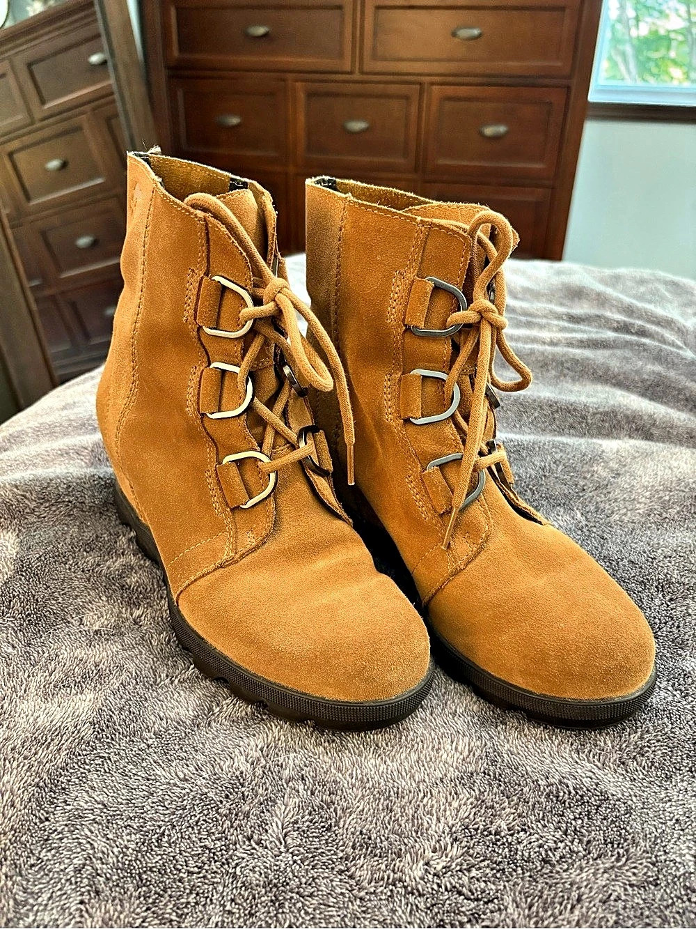 SOREL Joan of Arctic Wedge II Brown Tan Caramel Suede Lace Up Boots Size 5